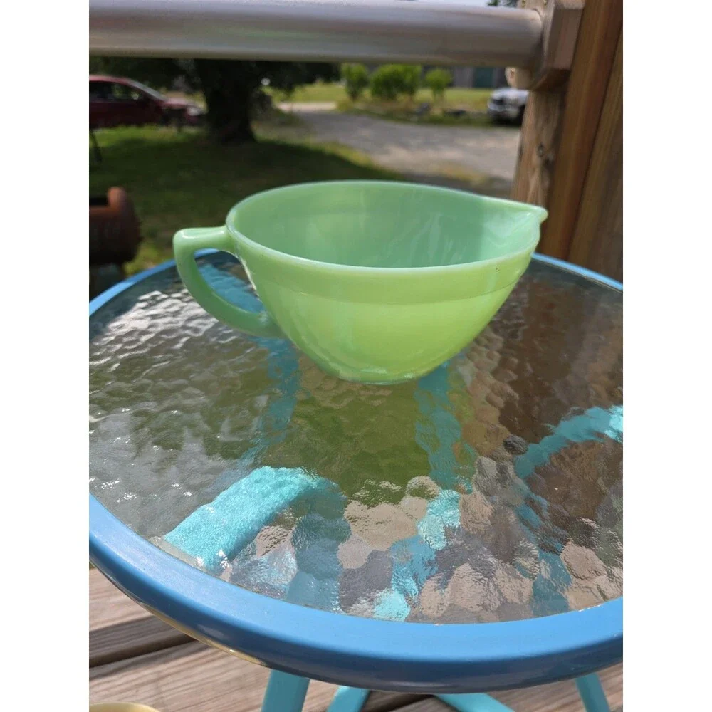 VTG Fire-King Ware Jadeite Batter Bowl w/ Spout & Handle 9.5” Mixing Bowl USA